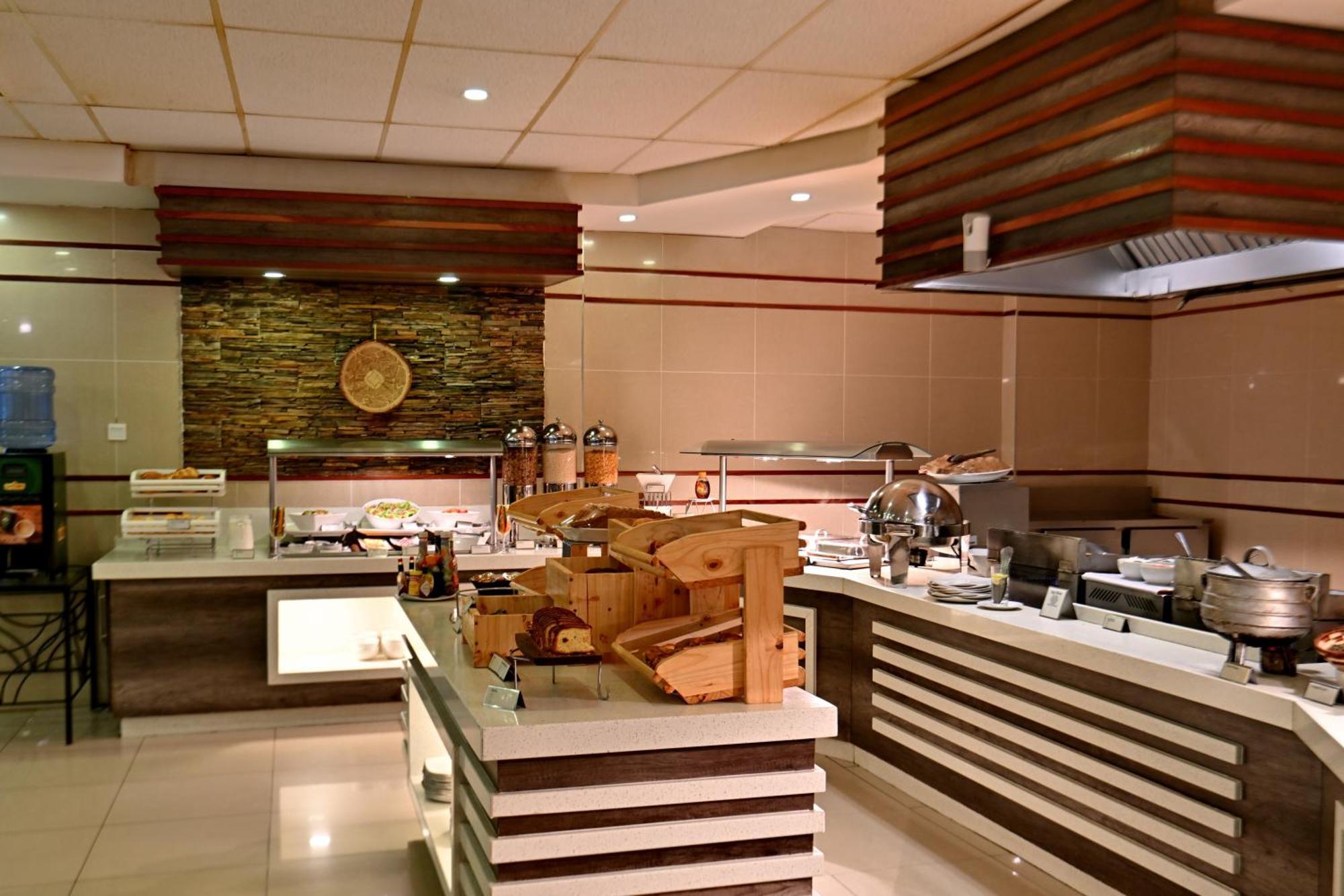 Holiday Inn - Bulawayo By Ihg מראה חיצוני תמונה