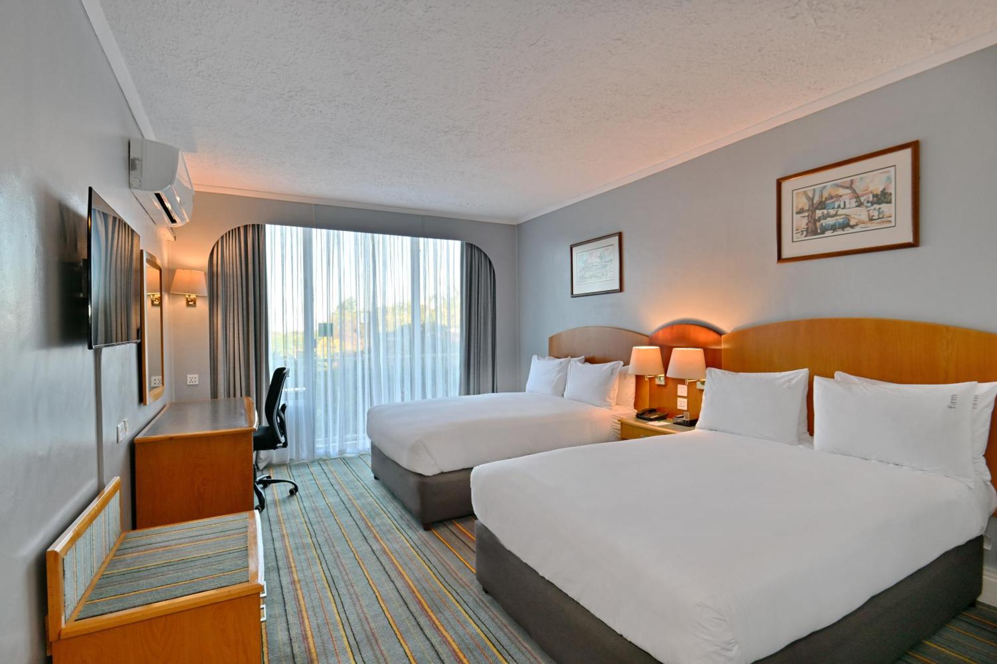 Holiday Inn - Bulawayo By Ihg מראה חיצוני תמונה