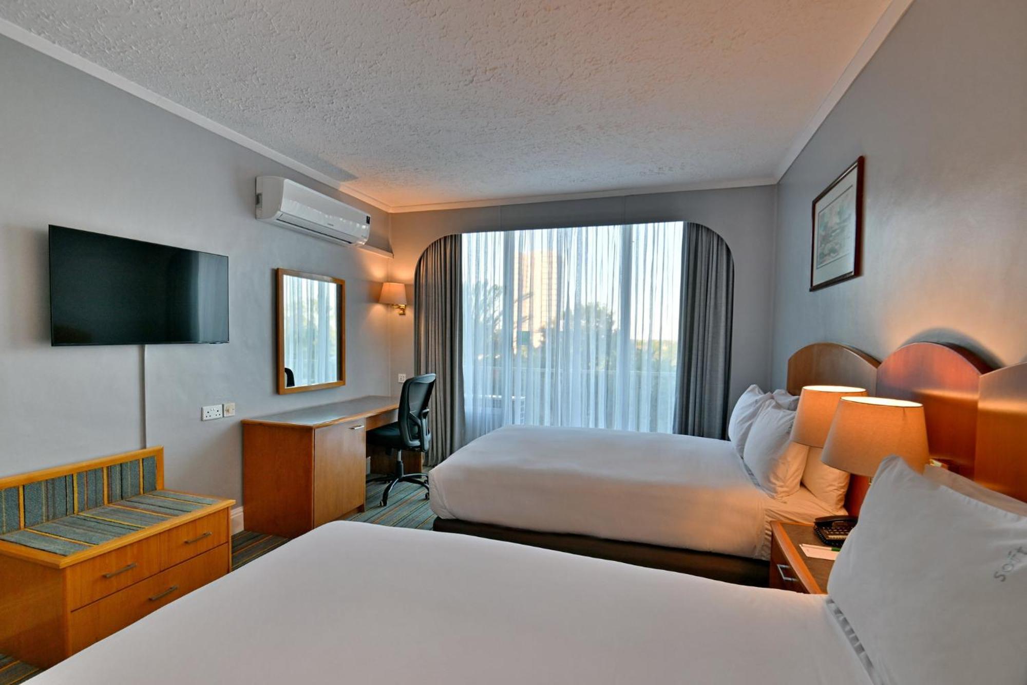 Holiday Inn - Bulawayo By Ihg מראה חיצוני תמונה