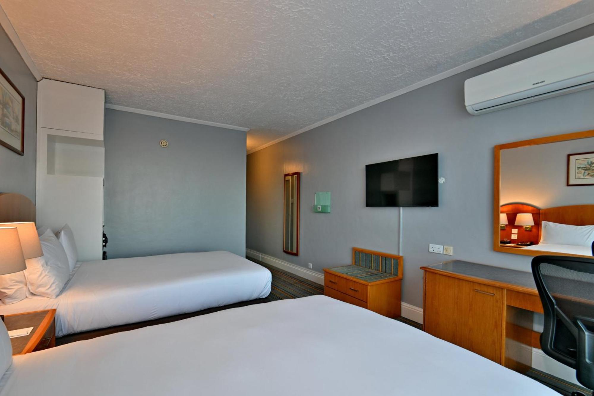 Holiday Inn - Bulawayo By Ihg מראה חיצוני תמונה