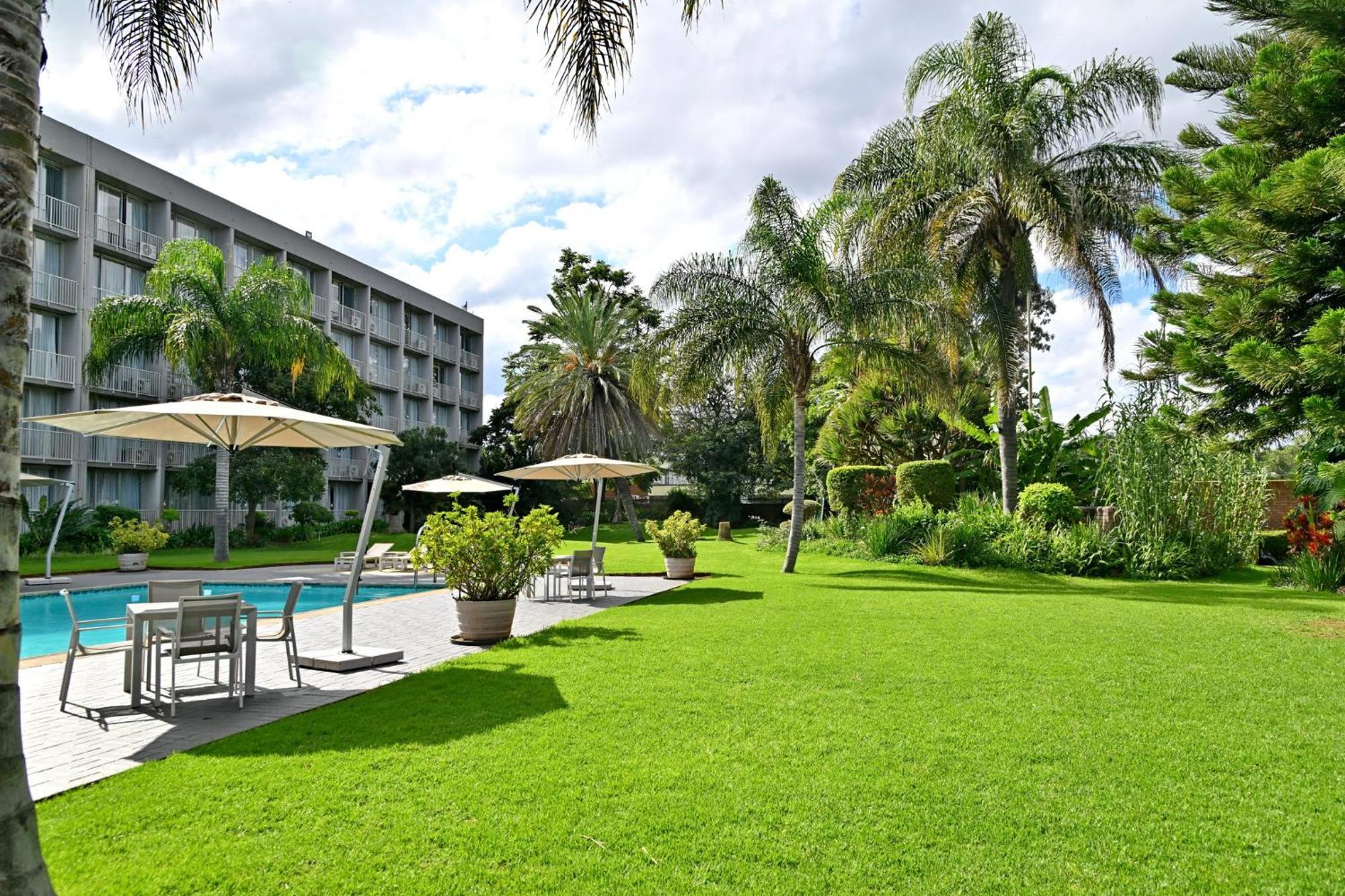 Holiday Inn - Bulawayo By Ihg מראה חיצוני תמונה