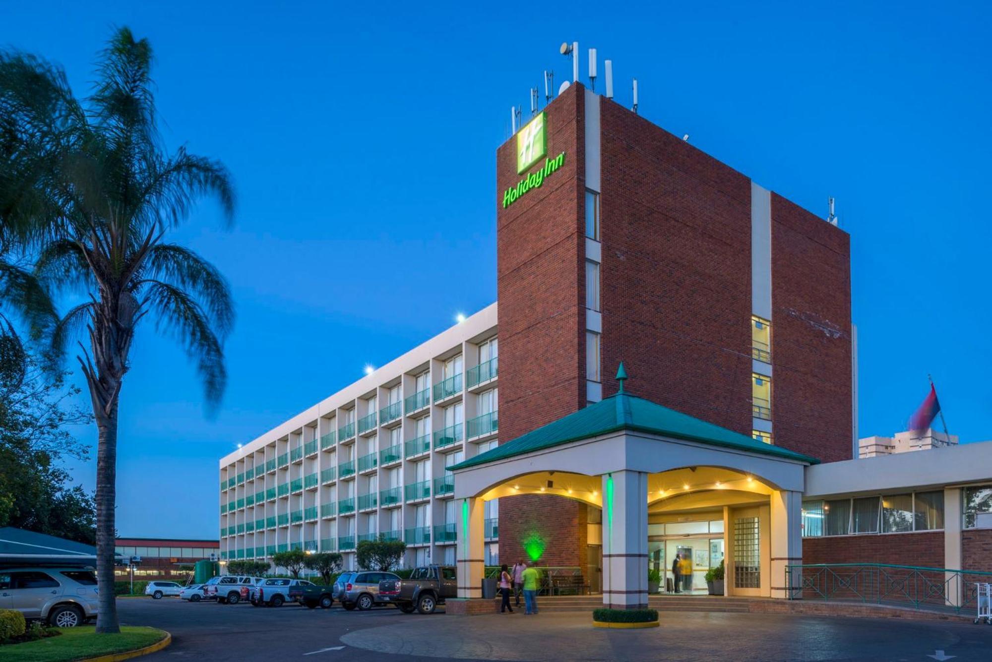 Holiday Inn - Bulawayo By Ihg מראה חיצוני תמונה
